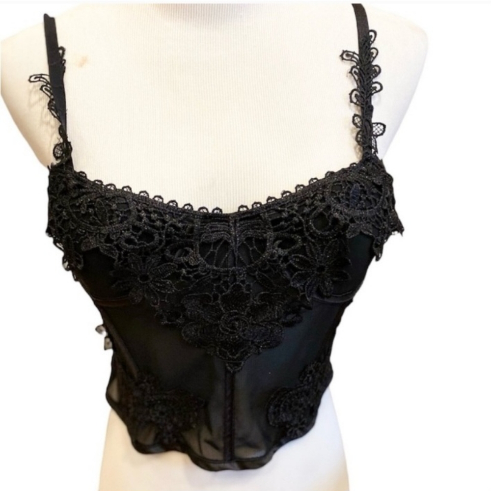 Widow bustier goth Victorian lace up back corset